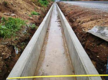 Work in Progress... Construction workers making progress on the Rehabilitation of Ilorin -Jebba -Mokwa-Birnin -Gwari-Kaduna-Road in Kwara State first awarded in 2013 but poorly funded until releases were made from the 2016 budget which has made possible the engagement of 350 local staff and deployment of 100 sets of equipment