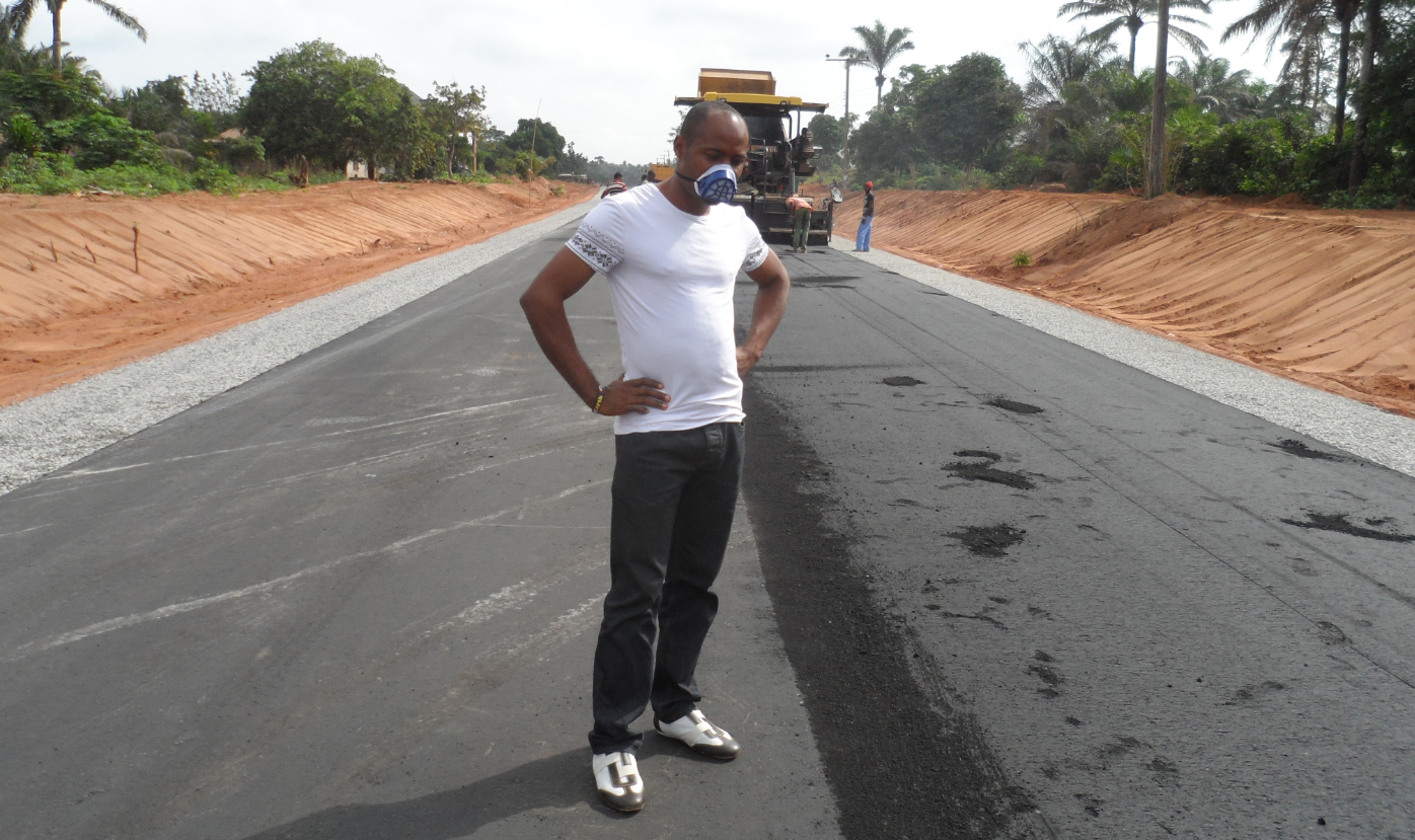 Personnel of the CGC Nigeria Limited,working on the Rehabilitation of Umana -Ndiagu - Agba - Ebenebe -Amansi Akwa with Supr to Umumba Road Section II (Umuna Ndiagu - Umunba/Nkwa -Ezeagu Express Obelegu Section ) Enugu State first awarded in 2012 but poorly funded until releases were made from the 2016 budget which would make possible the engagement of 300 local staff and deployment of 102 sets of equipment