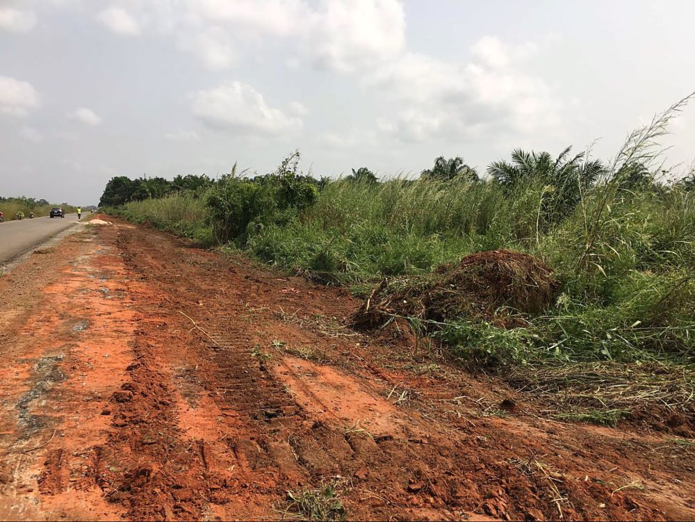 Work in Progress... Personnel of the CGC Nigeria Limited,working on the Rehabilitation of Enugu  - Porthacourt Expressway, Section III Enugu - Lokpanta  in Enugu and Abia States first awarded in 2014 but poorly funded until releases were made from the 2016 budget which would make possible the engagement of 400 local staff and deployment of 102 sets of equipment. 