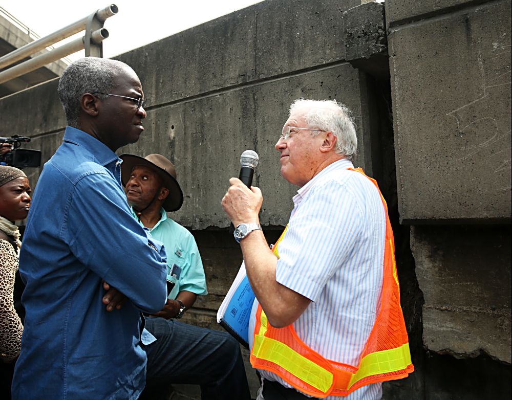 Hon.Minister of Power, Works & Housing, Mr Babatunde Fashola,SAN (left) and  Joint Managing Director, Boroni Prono & Company Nigeria Limited, Engr. Gianfranco Albertazzi (right) during an inspection tour of the Rehabilitation of Lagos Ring Road Bridge Abutment and Approach Ramp of the Third Mainland Bridge in Lagos State on Tuesday 3rd January 2017