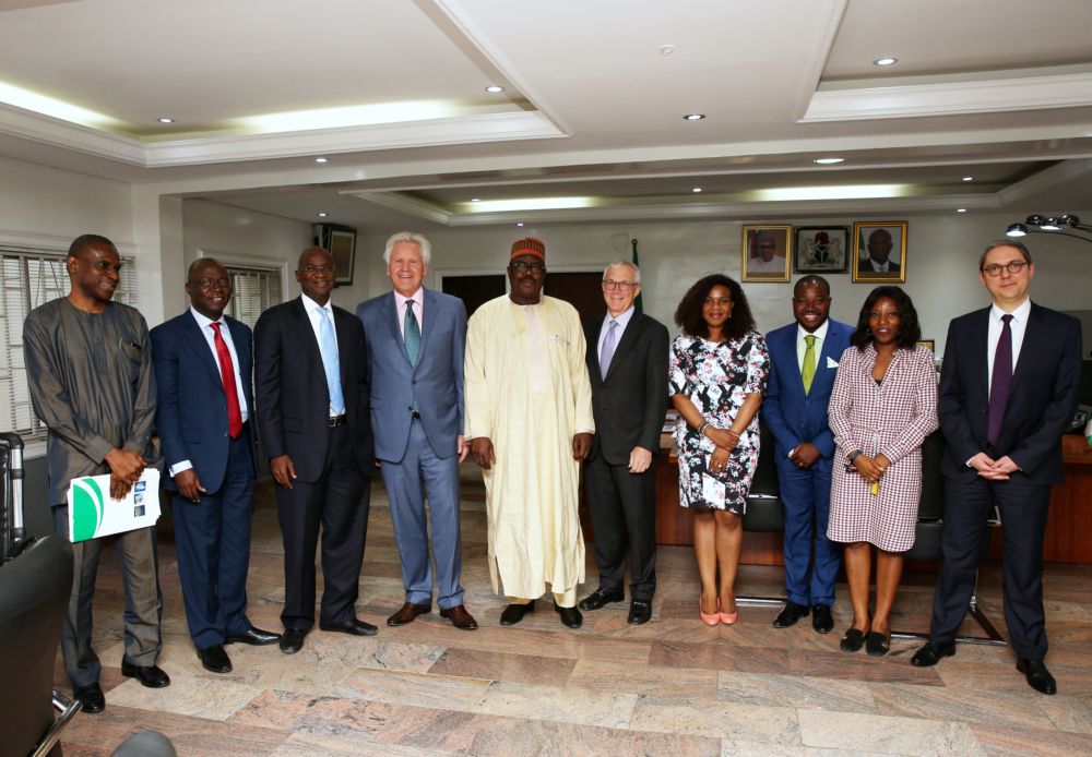 Hon. Minister of Power, Works & Housing, Mr Babatunde Fashola,SAN(3rd left), Minister of State in the Ministry,Hon. Mustapha Baba Shehuri(5th left), Permanent Secretary, Engr. Louis Edozien (left), Chairman/CEO General Electric Global, Mr Jeff Immelt(4th left)  and others in a group photograph shortly after Mr Immelt led members of his senior leadership team to discuss issues relating to the development of the nation's Power Sector with the Hon. Ministers at the Ministry of Power, Works & Housing Headquarters, Mabushi, Abuja on Monday 23, January 2017