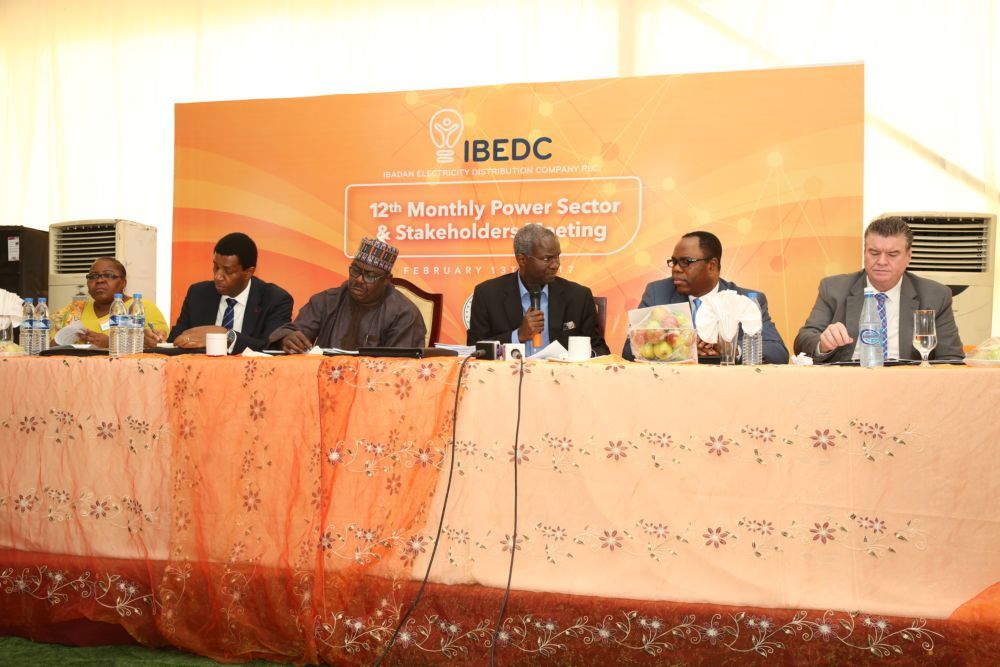 Hon. Minister of Power, Works & Housing, Mr Babatunde Fashola, SAN (3rd right), the Minister of State in the Ministry, Hon. Mustapha Baba Shehuri (3rd left), Commissioner of the Nigerian Electricity Regulatory Commission (NERC), Mr Dafe Akpeneye ( 2nd left), Chairman, Ibadan Electricity  Distribution  Company Plc  (IBEDC) , Dr. Olatunde Ayeni (2nd right), Managing Director, IBEDC, Mr. John Donnachie (right) and Director, Distribution System in the Ministry, Engr. Briskila Sapke (left) during the 12th Monthly Meeting with Sectoral Participants in the Power Sector hosted by IBEDC Plc  at the Olorunsogo Injection Substation, Akanran, Lagos-Ibadan Expressway, Ibadan, Oyo State on Monday 13th, February 2017