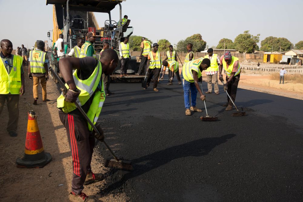 Personnel of theÂ CGC Nigeria Limited at workÂ during the inspection tour of the ongoing Emergency Repairs of Kaduna - Abuja Expressway, Kaduna by the Hon.MinisterÂ of Power, Works & Housing, Mr Babatunde Fashola, SAN (middle) andÂ the Minister of State in the Ministry, Hon. Mustapha Baba ShehuriÂ on Friday 10th, February 2017