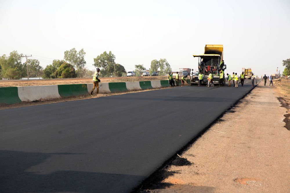 Personnel of theÂ CGC Nigeria Limited at workÂ during the inspection tour of the ongoing Emergency Repairs of Kaduna - Abuja Expressway, Kaduna by the Hon.MinisterÂ of Power, Works & Housing, Mr Babatunde Fashola, SAN (middle) andÂ the Minister of State in the Ministry, Hon. Mustapha Baba ShehuriÂ on Friday 10th, February 2017