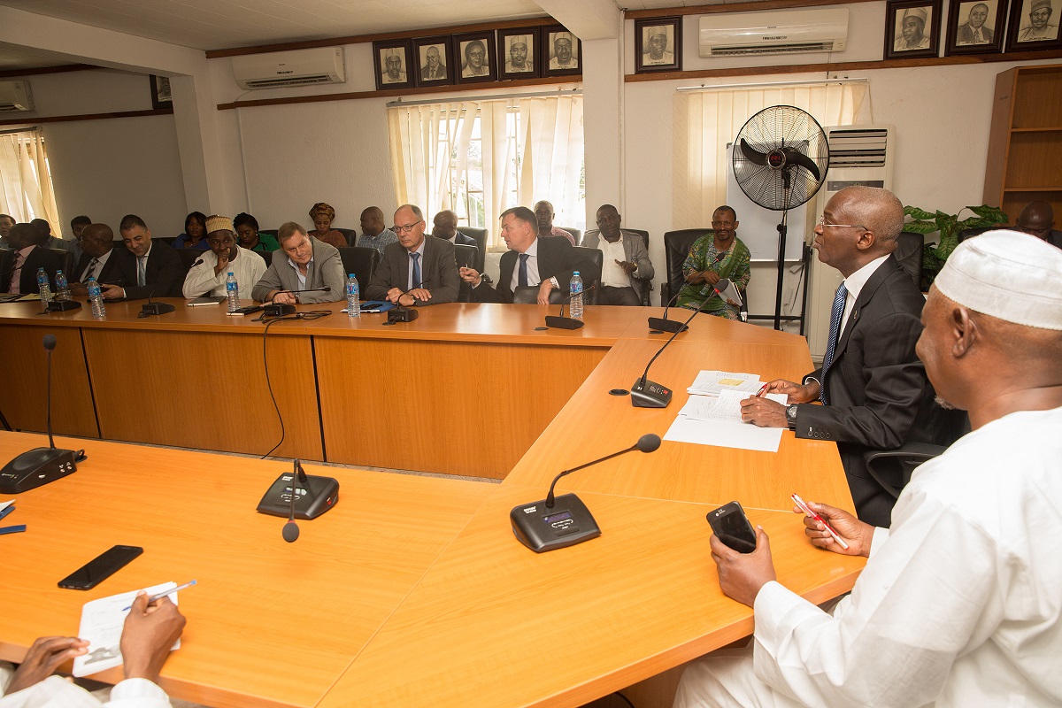  Minister of Power Works  HousingMr Babatunde FasholaSAN2nd right  Minister of State Surv Suleiman Zarma HassanrightManaging DirectorCEO Julius Berger Nigeria Plc Mr Wolfgang Goetsch3rd right and other representatives of construction firms during a meeting with the Contractors for a  Progress Report on Road Projects Across the country at the Ministry of Power Works  Housing Headquarters Mabushi Abuja on Tuesday 19th September 2017 