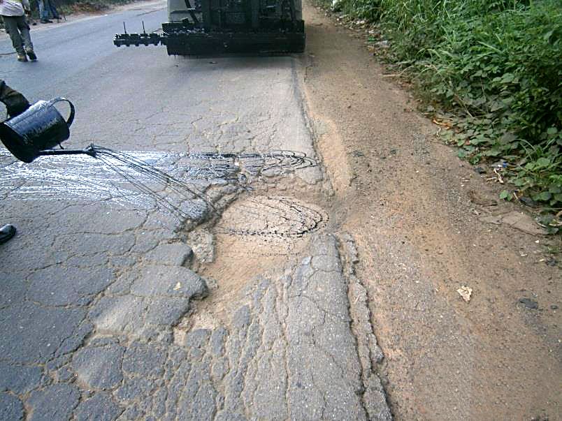 Progress ReportPersonnel of the Reynolds Construction Company Nigeria Limitedat work to make a portion of the road motoraleat the ongoing Reconstruction of the outstanding sections of Benin OfosuOre  Ajebandele  Shagamu Expressway Phase III Ajebandele  Shagamu as captured in the monthly progress report directed during the recent meeting of the HonMinister of PowerWorks and Housing Mr Babatunde Fashola SAN with contractors handling major projects across the country