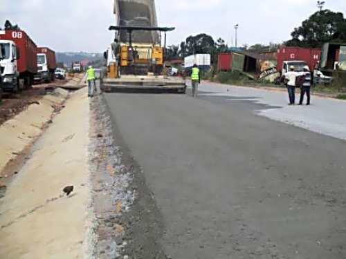 Progress ReportPersonnel of the Reynolds Construction Company Nigeria Limitedundertaking the Stone base workat the ongoing Rehabilitation of Outstanding Section of Onitsha Enugu Expressway as captured in the monthly progress report directed during the recent meeting of the HonMinister of PowerWorks and Housing Mr Babatunde Fashola SAN with contractors handling major projects across the country