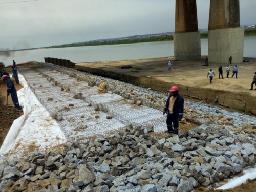 On Going ReinformentMaintenance Works on the Old Niger Bridge