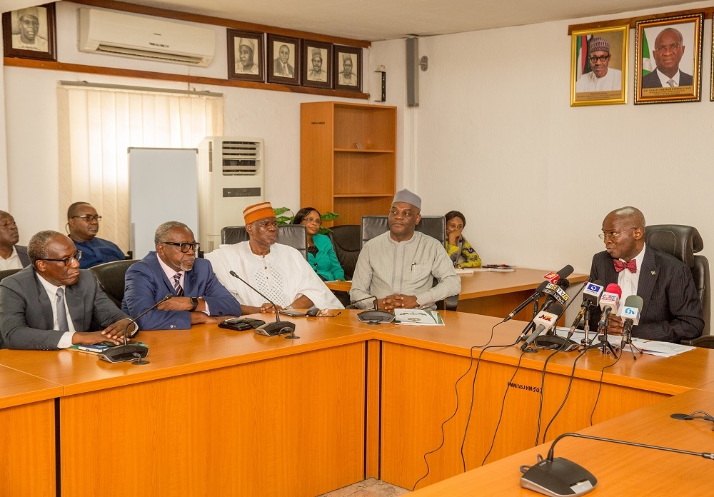 Hon Minister of Power Works  Housing Mr Babatunde FasholaSANright  Arc Francis Evbuomwan 3rd right Arc Ladipo Lewis3rd left Arc Dipo Adebo2nd left and Arc Ali Mukhtarleft duringthe inauguration of the Architects Registration Council of NigeriaARCON at the Ministry of PowerWorks  Housing Headquarters Mabushi Abuja on Tuesday 12th June 2018