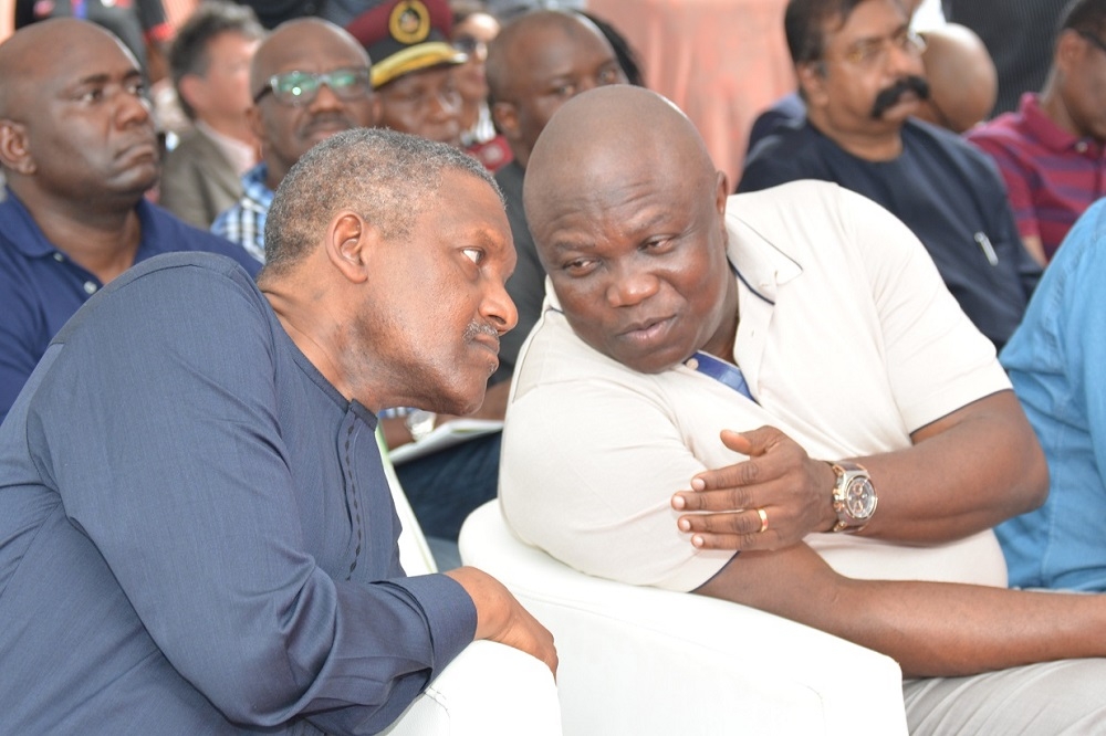 The Honourable Minister of Power Works and Housing His Excellency Babatunde Raji Fasola The Executive Governor of Lagos State His Excellency Mr Akinwunmi Ambode Senate Committee Chairman on Works Senator Kabiru Gaya Senator Oluremi Tinibu Chairman Dangote Group Alhaji Aliko Dangote MD Nigeria Port Authority NPA with management staff of the Ministry at the FlagOff Ceremony of The Reconstruction of Apapa  Oshodi  Oworonshoki  Ojota Expressway in Lagos State on the 17th of November 2018 Contract No 6488