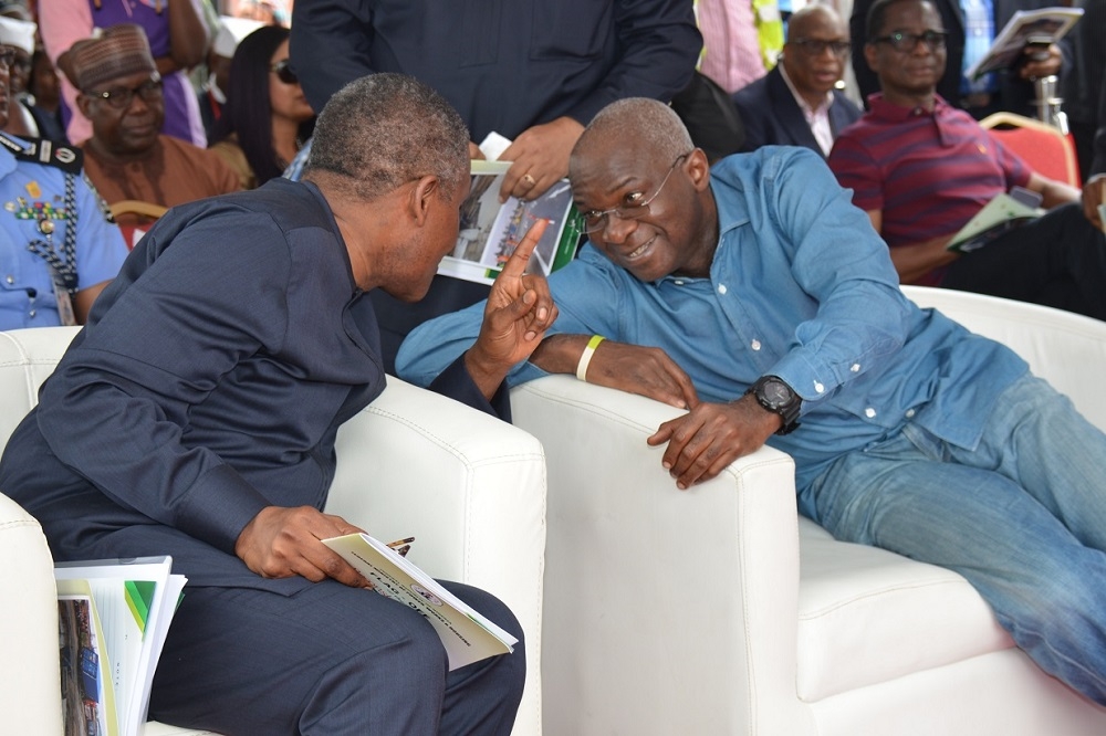 The Honourable Minister of Power Works and Housing His Excellency Babatunde Raji Fasola The Executive Governor of Lagos State His Excellency Mr Akinwunmi Ambode Senate Committee Chairman on Works Senator Kabiru Gaya Senator Oluremi Tinibu Chairman Dangote Group Alhaji Aliko Dangote MD Nigeria Port Authority NPA with management staff of the Ministry at the FlagOff Ceremony of The Reconstruction of Apapa  Oshodi  Oworonshoki  Ojota Expressway in Lagos State on the 17th of November 2018 Contract No 6488