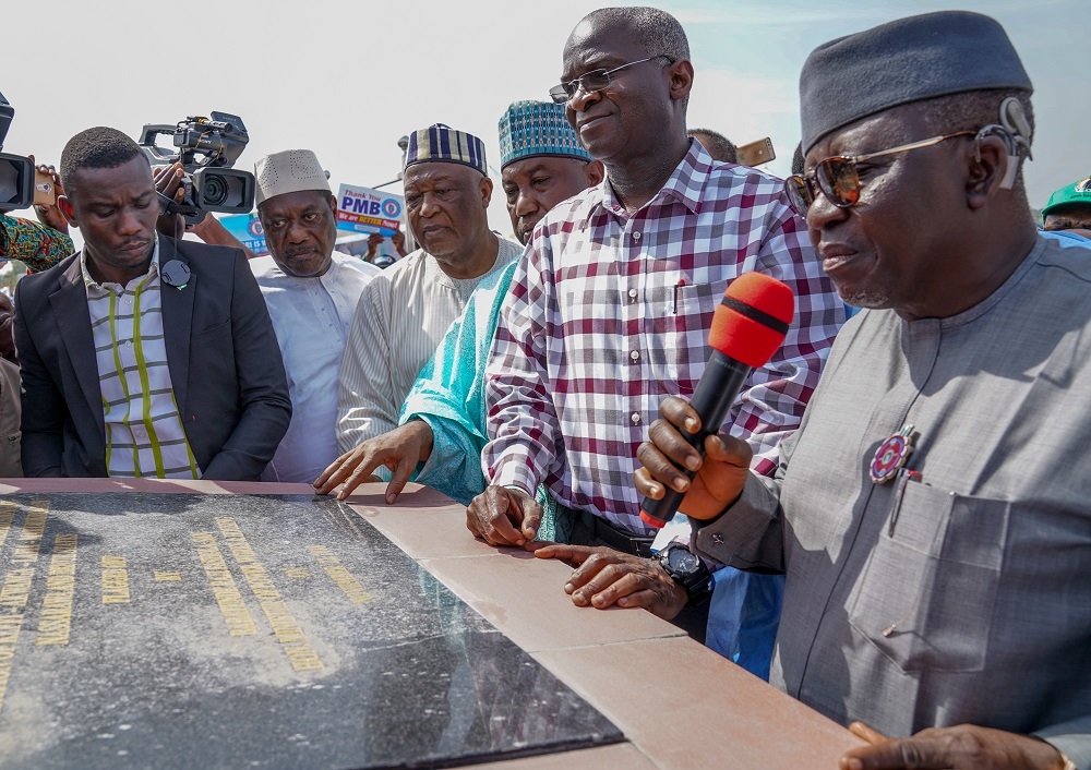 Hon  Minister of Power  Works   Housing  Mr Babatunde Fashola  SAN 2nd right   Governor of Nasarawa State  Umaru Tanko Al     Makura right   Chairman  Senate Committee on Works  Senator Kabiru Gaya middle   Chairman   Senate Committee on Housing and Senator representing Benue North East  Senator  Barnabas Gemade  2nd  left  and  Senator representing Benue North West   Senator George Akume  left   during the Flag Off of the Expansion and Dualization of   5 4KM   Abuja Keffi  Lafia  Makurdi road   from the current six lanes to 10 lanes   at   Km 15  400  Keffi Akwanga Road  Mareke  Kokona L G A   Nasarawa State   on Thursday 22nd    November 2018