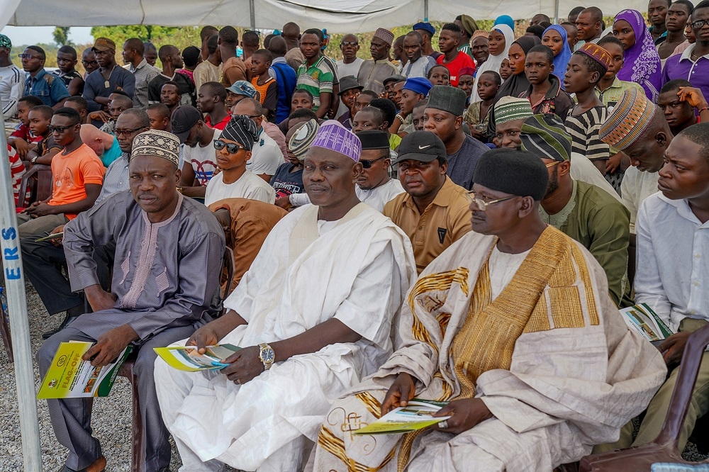 Cross section of the residents of Nasarawa and Benue States  during the Flag Off of the Expansion and Dualization of   5 4KM Abuja Keffi  Lafia  Makurdi Road   from the current six lanes to 10 lanes   at   Km 15  400  Keffi  Akwanga Road  Marke  Kokona L G A   Nasarawa State   on Thursday 22nd    November 2018