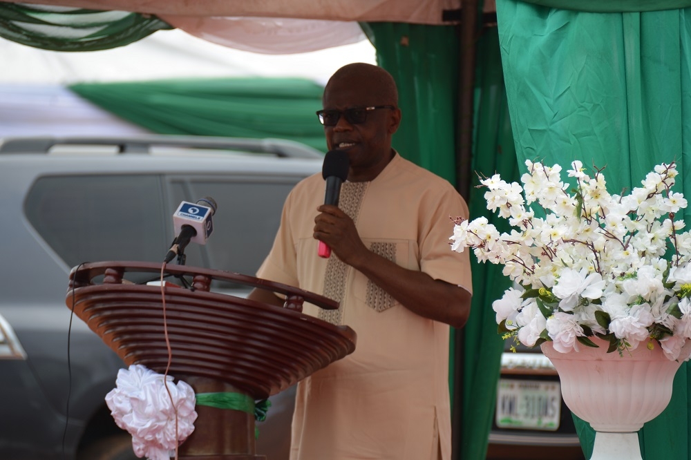 Odukpani Junction   Akpet 1 Section of Calabar   Ikom   Ogoja Road in Cross River State  Contract NO  6525 by the Honourable Minister of State for Power  Works and Housing  Hon  Mustapha Baba Shehuri  In attendance are the Executive Governor of Cross River State  represented by the Commissioner of Works  Engr  Dane Osim Asu  FNSE   Engr  Yemi Oguntumiyi  Director  Highways Construction and Rehabilitation Department  Dr  Famous Eseduwo   Director  Planning Research and Statistics Dept   Director Gighways Dept  South South  Federal Controller  Works   Cross River State and other staff of the Ministry on the 28th of January  2019