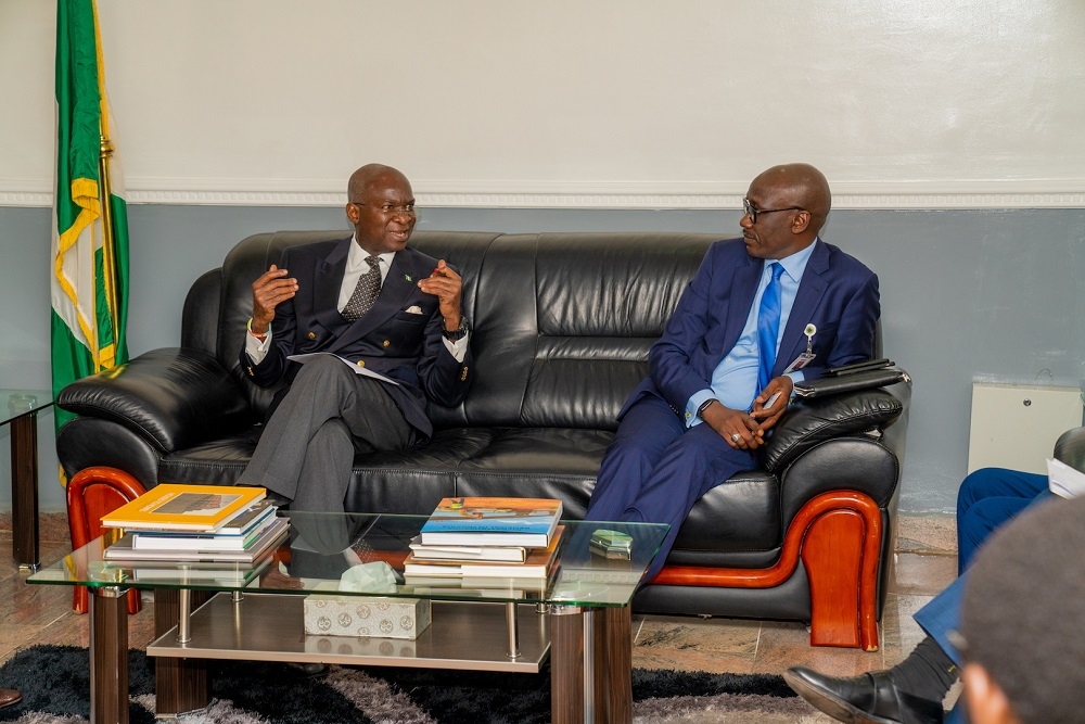 Hon  Minister of Works   Housing  Mr Babatunde Fashola SAN  left  and Group Managing Director  Nigerian National Petroleum Corporation  NNPC   Mr Mele Kolo Kyari  right  during a courtesy visit and meeting to discuss issues relating to improvement of service delivery to citizens at the Minister s Office  Ministry of Works   Housing Headquarters  Mabushi  Abuja on Monday   23rd September 2019