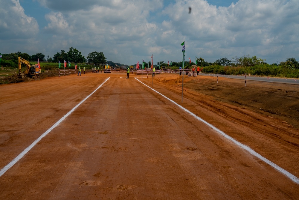 View of the ongoing construction work on the Expansion of 5 4Km of Abuja     Keffi Expressway and Dualization of Keffi     Akwanga     Lafia   Makurdi Road in Nasarawa State  during an inspection tour by  Hon  Minister of Works   Housing  Mr Babatunde Fashola SAN  the  Minister of State in the Ministry  Engr  Abubakar Aliyu  and other    Ministers from   Member Countries of the Trans Sahara Road Liaison Committee  on Tuesday  12th November 2019