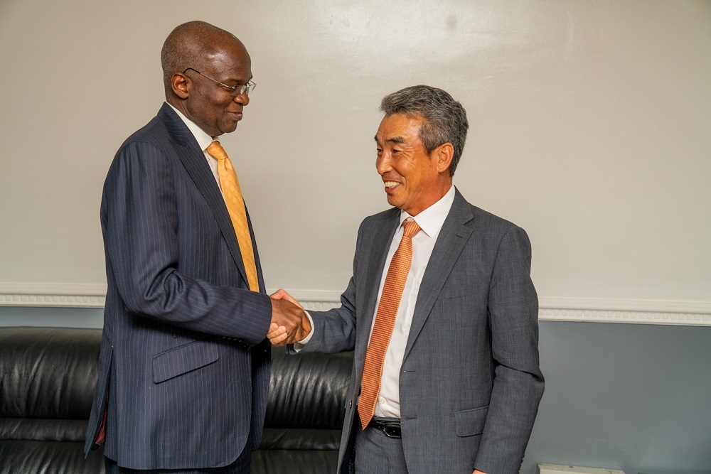 Hon  Minister of Works   Housing  Mr Babatunde Fashola SAN left  and the Republic of Korea Ambassador to Nigeria  Ambassador Lee In  Tae  right  during a courtesy visit to the Hon Minister s Office at the Ministry of Works   Housing Headquarters  Mabushi  Abuja on Tuesday  19th November 2019