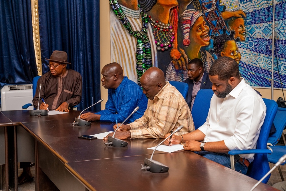 Cross Section of the Staff of the Ministry of Works   Housing   during a post Verification tour meeting of the  Hon  Minister of Works   Housing  and Chairman of the Inter Ministerial Committee on Reimbursement of Expenditure Incurred on Federal Government Projects by State Governments  Mr Babatunde Fashola SAN and the  Governor of Cross River State  Prof  Benedict Ayade  on the Reimbursement of Expenditure Incurred on Federal Government Road Projects Executed by the Cross Rivers State Government in Calabar  Cross River State on Tuesday  3rd March 2020