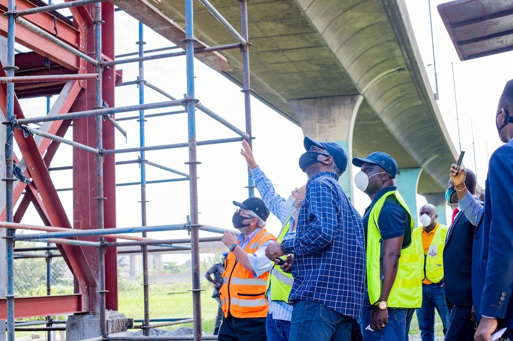 Hon. Minister of Works and Housing, Mr Babatunde Fashola,SAN(left),Â Federal Controller of Works in Lagos, Engr.Olukayode Â PopoolaÂ (2nd left),Â Project Manager of Buildwell Plants and Equipment Industries Ltd, Engr. Ghassan Kaadi (2nd right)Â and Chairman of the Company, Engr. Riad Abou HabibÂ during the inspection of the Ongoing Emergency Repairs of Eko Bridge (Phase I) in Lagos State on Thursday, 8th October 2020