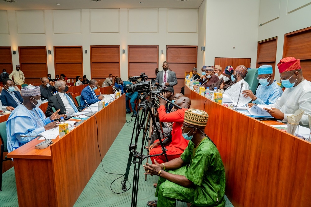 Hon. Minister of Works and Housing, Mr Babatunde Fashola,SAN (middle),Â Minister of State in the Ministry, Engr. Abubakar Aliyu (left),Permanent Secretary, Mr Ernest Afolabi Umakhihe (right) and others Â during a Session of the Year 2021 Budget Presentation and Defence hosted by the House of Representatives Committee on Works at theÂ  National Assembly Complex, Abuja on Thursday, 5th NovemberÂ Â 2020