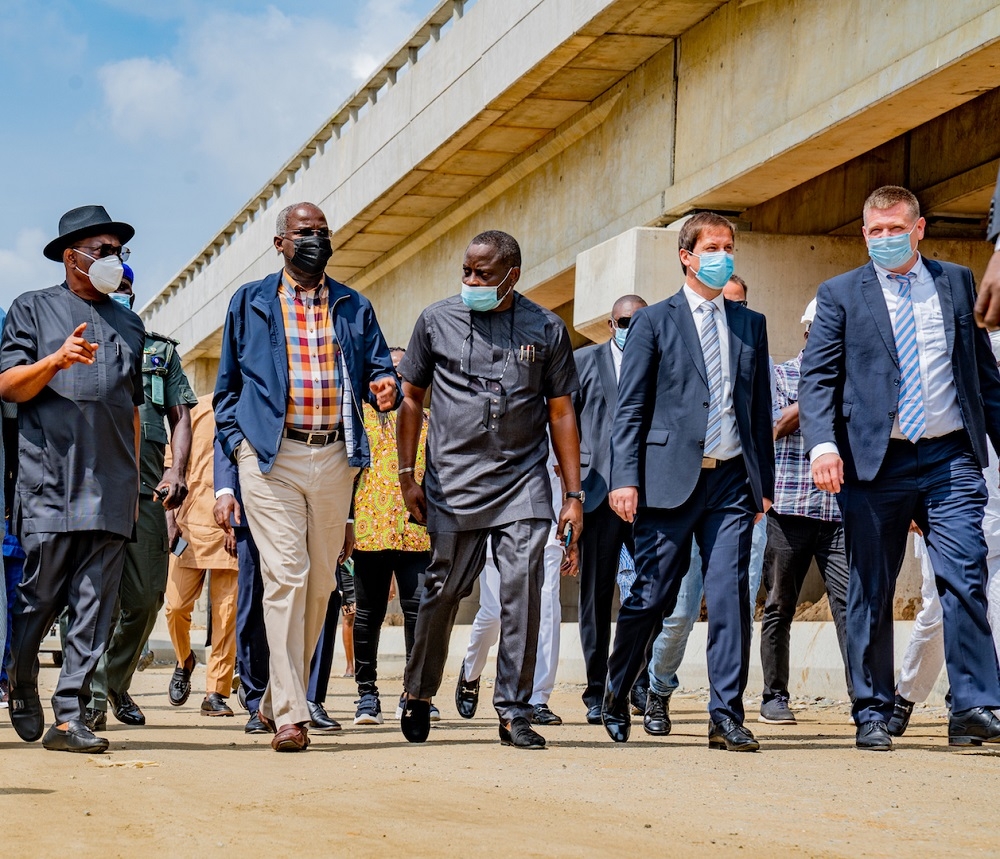 Hon. Minister of Works and Housing, Mr Babatunde Fashola,SAN(2nd left)), Governor of Rivers State, Nyesom Wike(left), Federal Controller of Works in Rivers State, Engr. Koya Kehinde Olugbenga(middle) and othersÂ shortly after Â the CommissioningÂ of Rebisi Flyover Bridge built by the Rivers State Government at Rebisi Junction, Aba Road, Port Harcourt on Saturday 7th November 2020