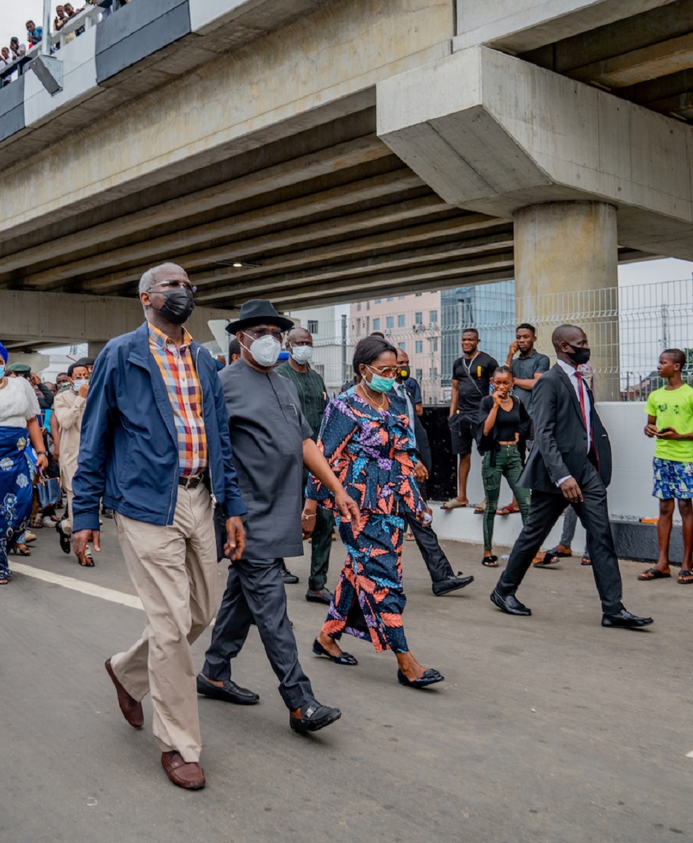 Hon. Minister of Works and Housing, Mr Babatunde Fashola,SAN(left), Governor of Rivers State, Nyesom Wike(middle)Â  and Deputy Governor of Rivers State, Mrs Ipalibo Harry Banigo(right)Â shortly after Â the CommissioningÂ of Rebisi Flyover BridgeÂ built by the Rivers State GovernmentÂ at Rebisi Junction, Aba Road, Port Harcourt on Saturday 7th November 2020