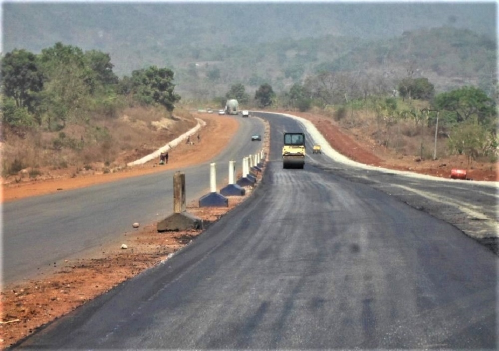 DUALIZATION OF LOKOJA - BENIN ROAD: OBAJANA JUNCTION - BENIN SECTION II: OKENE â€“ AUCHI, IN KOGI &amp; EDO STATES - CONTRACT No. 6136. Contractor: Mothercat Ltd.