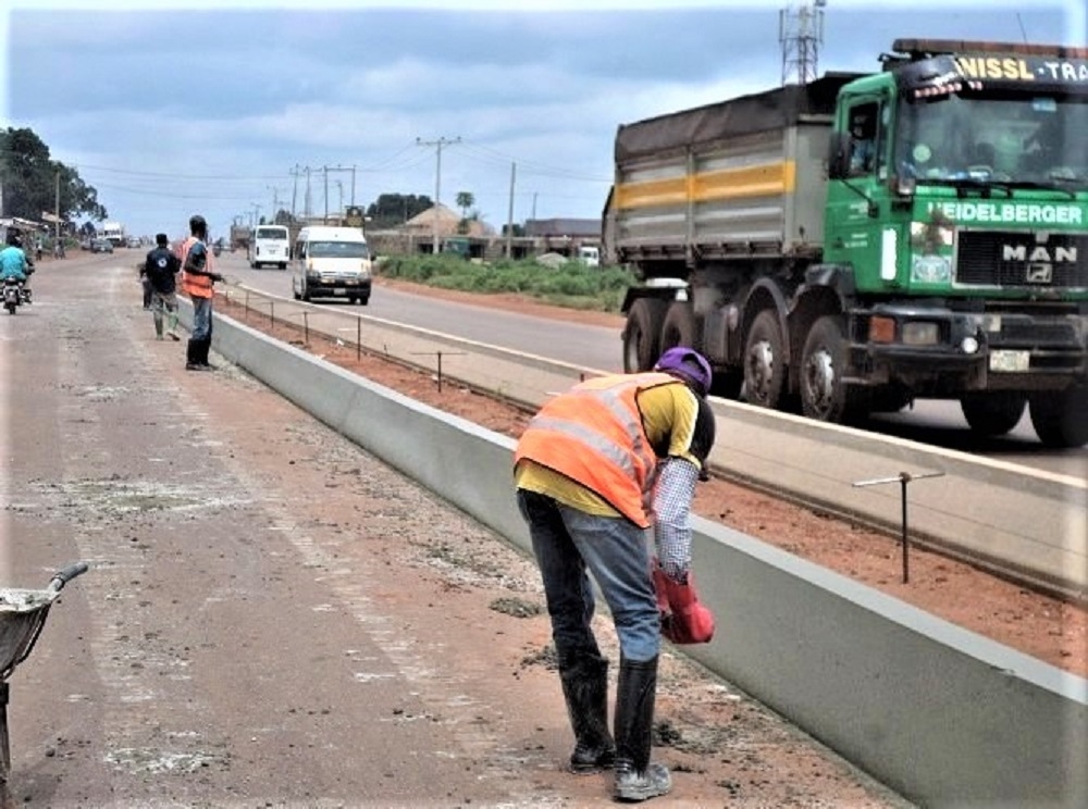 DUALIZATION OF LOKOJA - BENIN ROAD: OBAJANA JUNCTION - BENIN SECTION II: OKENE â€“ AUCHI, IN KOGI &amp; EDO STATES - CONTRACT No. 6136. Contractor: Mothercat Ltd.