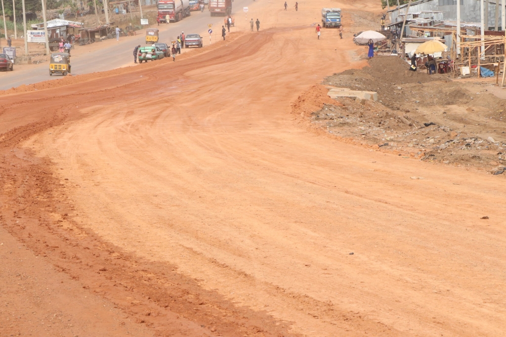 The Permanent Secretary, Federal Ministry of Works and Housing, Babangida Hussaini represented by Engr. Funso Adebiyi, Director Highway Construction and Rehabilitation Department, Federal Controller, Niger State, Engr. I.F. Umeh, representative of Messrs. Salini Nigeria Limited inspecting the Dualization of Suleja-Minna Road, Phase 1, Contract No. 6077 in Niger State on the 24th March, 2021.