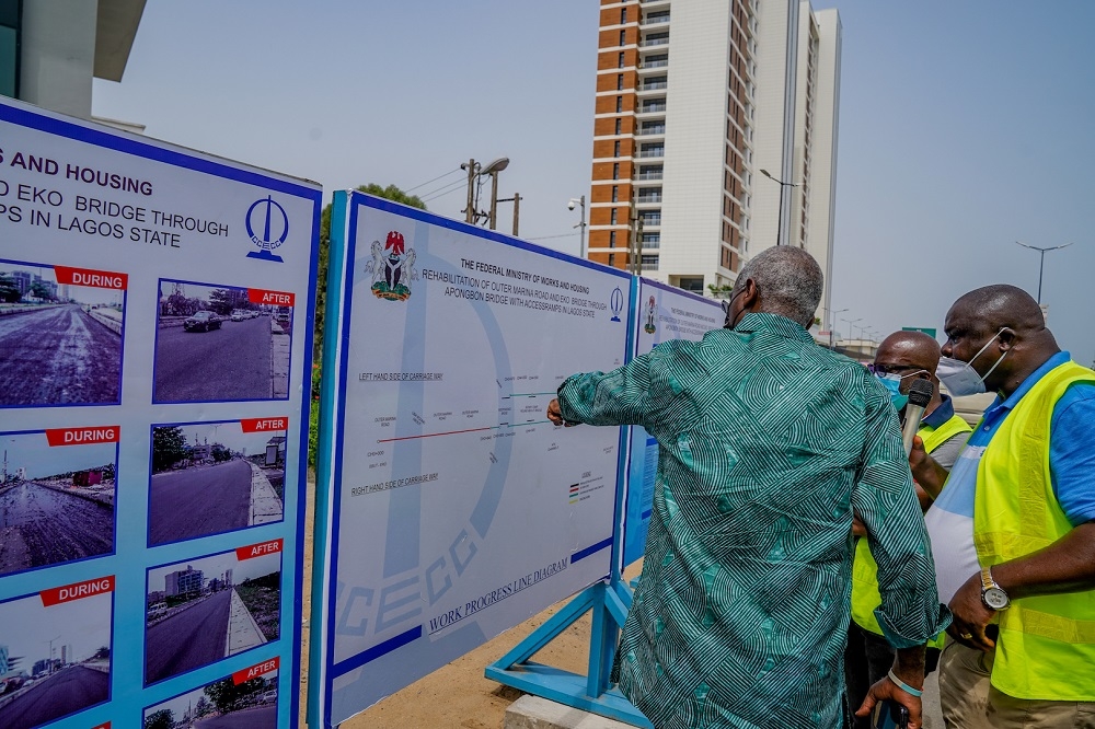 Hon. Minister of Works and Housing, Mr Babatunde Fashola,SAN (left),  Director, Highways South â€“ West Zone, Engr. Adedamola Kuti (right),and  Federal Controller of Works in Lagos State, Engr. Olukayode Popoola (middle) during an inspection of the completed Rehabilitation of Outer Marina, Bonny Camp Road and Eko Bridge through Apongbon Bridge with Access ramps in Lagos State on Saturday, 3rd April 2021