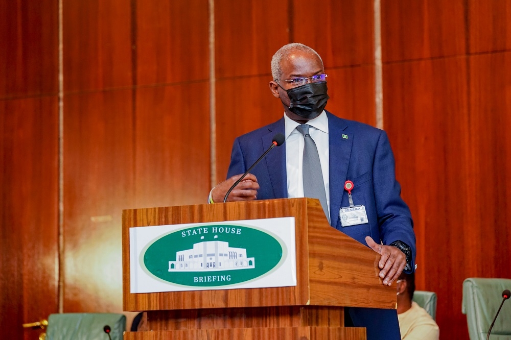 Hon. Minister of Works and Housing, Mr Babatunde Fashola, SAN making his presentation on the theme,&quot;The Buhari Infrastructure Revolution&quot; during the State House Briefing Series at the State House Press Room, Abuja on Thursday, 15th July 2021