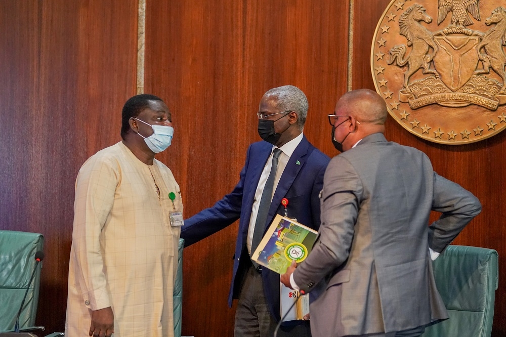 Hon. Minister of Works and Housing, Mr Babatunde Fashola, SAN (middle), Special Adviser, Media and Publicity to the President, Mr Femi Adesina, (left) and Managing Director/CEO, Federal Housing Authority (FHA), Senator Gbenga Ashafa(right) shortly after  the State House Briefing Series on the theme,&quot;The Buhari Infrastructure Revolution&quot; at the State House Press Room, Abuja on Thursday, 15th July 2021