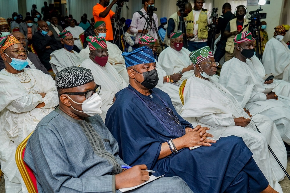 Managing Director, Federal Housing Authority, Senator Gbenga Ashafa (2nd right), Former Commissioner for Environment in Lagos State, Dr. Muiz Banire SAN (right) and others during the Public Lecture organized by the Yoruba Tennis Club and delivered by the Hon. Minister of Works &amp; Housing, Mr Babatunde Fashola, SAN on the theme,â€ What Can the President Do for Me ?â€ at the Greetings Hall, Yoruba Tennis Club on Friday, 5th November 2021.