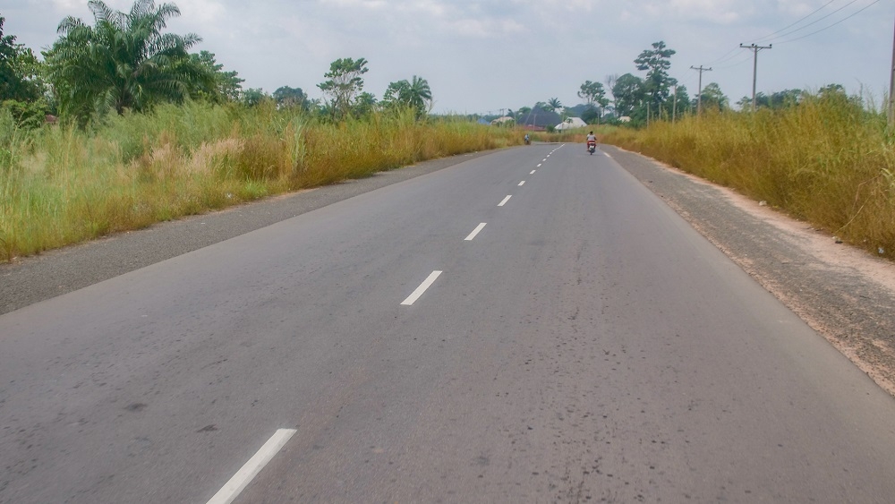 AÂ view of the Nnewe - Oduma Road, Sections I &amp; II in Enugu and Ebonyi StatesÂ during its commissioning byÂ representative of President Muhammadu Buhari andÂ Hon. Minister of Science, Technology and Innovation, Dr. Ogbonnaya Onu,Â representative of the Hon. Minister of Works &amp; Housing and Director Highways, South East Zone,Â Engr. Bola Aganaba, , Commissioner for Works, Enugu State, Engr. Greg Nnaji , Chairman, Oduma Council of Traditional Rulers, HRH Igwe Daniel NjokuÂ andÂ others during the Federal Government&#039;s commissioning and Handover of theÂ Road at Km 16 Ezinato Ohafia Oduma , Enugu State on Thursday, 2nd December 2021