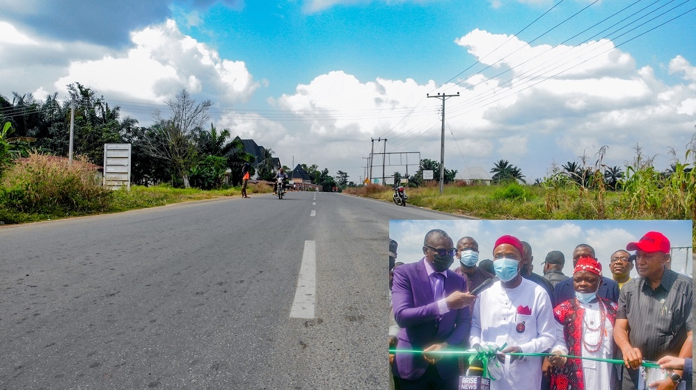 AÂ view of the Nnewe - Oduma Road, Sections I &amp; II in Enugu and Ebonyi States.INSET:Â Representative of President Muhammadu Buhari andÂ Hon. Minister of Science, Technology and Innovation, Dr. Ogbonnaya Onu (2nd left),Â representative of the Hon. Minister of Works &amp; Housing and Director Highways, South East Zone,Â Engr. Bola Aganaba (left), , Commissioner for Works, Enugu State, Engr. Greg Nnaji(right), Chairman, Oduma Council of Traditional Rulers, HRH Igwe Daniel Njoku (2nd right)Â andÂ others during the Federal Government&#039;s commissioning and Handover ofÂ Â Nnewe - Oduma Road, Sections I &amp; II in Enugu and Ebonyi States at Km 16 Ezinato Ohafia Oduma , Enugu State on Thursday, 2nd December 2021