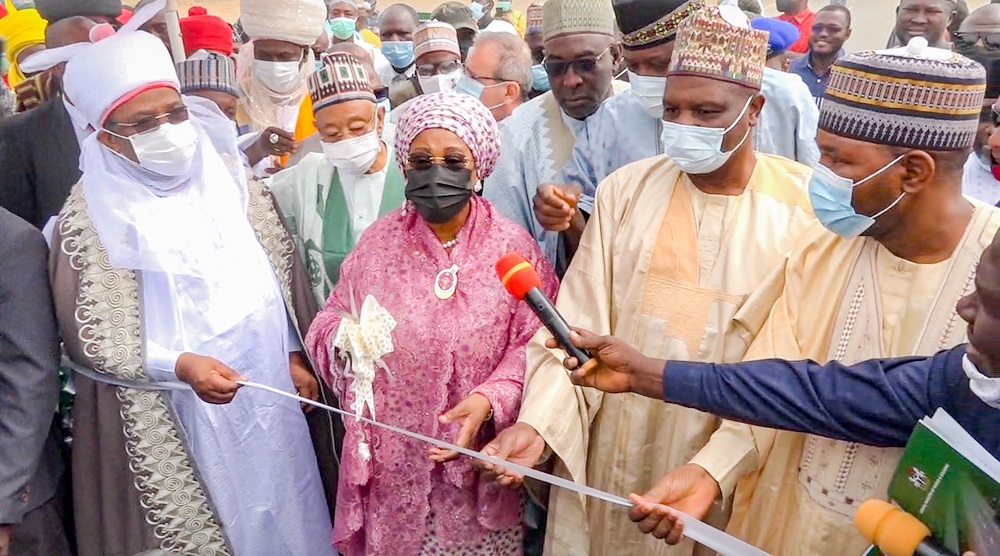 Representative of President Muhammadu Buhari andÂ Hon. Minister of State for Industry, Trade and Investment, Ambassador Maryam Katagum (2nd left), Deputy Governor of Bauchi State, Senator Baba Tela (2nd right), Emir of Katagum, Dr. Umar Faruq Umar (left), Commissioner for Works, Bauchi State, Abdulkadir Ibrahim (right)Â  andÂ Â others during the Federal Government&#039;s commissioning and Handover ofÂ Kano - Maiduguri Road, Section III (Azare - Potiskum) in Bauchi and Yobe StatesÂ at Azare on Thursday, 8thÂ  December 2021