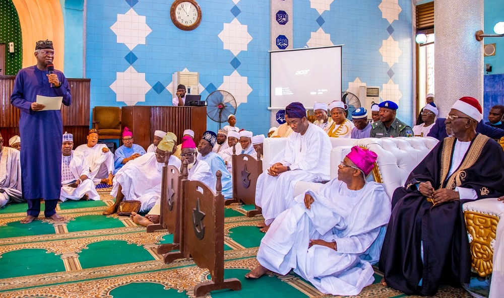 Representative of President Muhammadu Buhari and  Hon. Minister of Works &amp; Housing, Mr Babatunde Fashola,SAN (left), Deputy Governor of Lagos State, Dr. Femi Hamzat,  (middle) , Baba Adinni of Lagos, Sheikh Abdul Hafeez Abou (right) and others during the 100 years birthday prayers of  Sheikh Abou at the Lagos Central Mosque, Nnamdi Azikiwe Street, Lagos on Wednesday,10th August 2022.