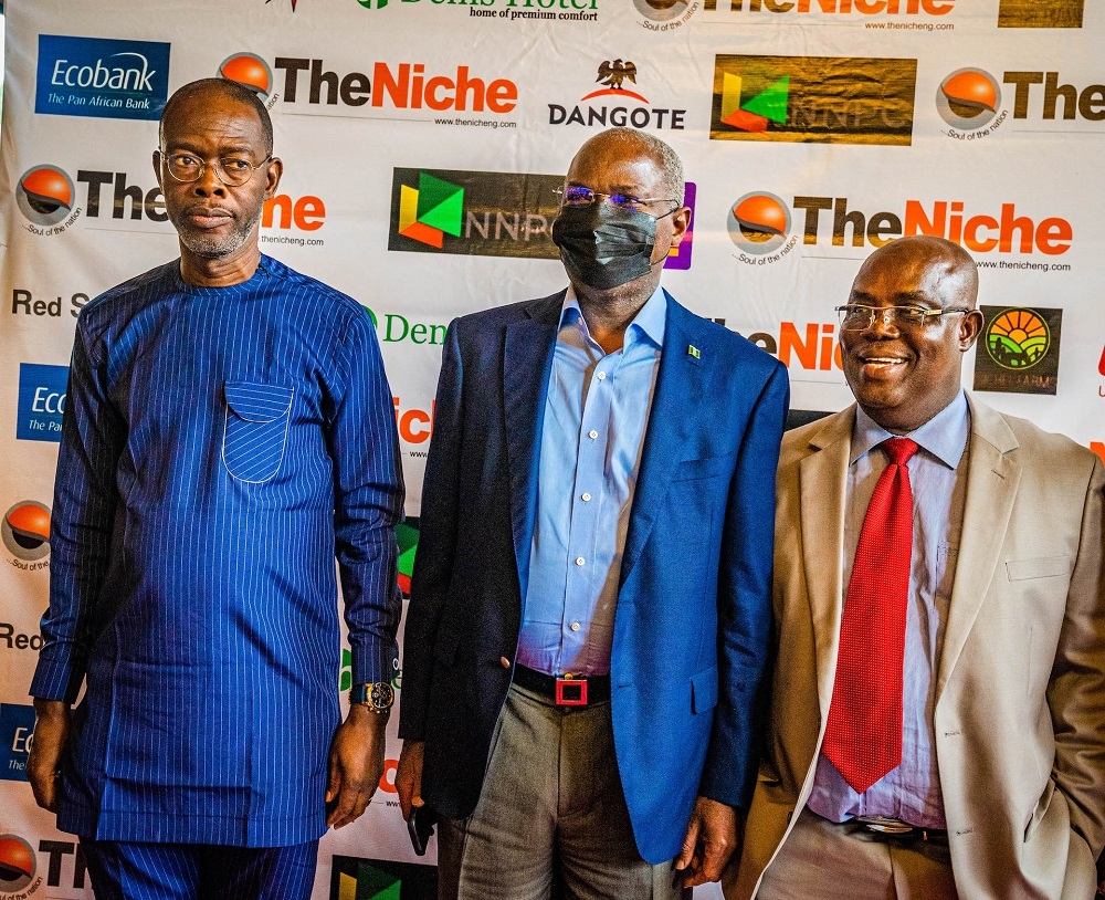 Hon. Minister of Works and Housing &amp; Guest Speaker, Mr Babatunde Fashola,SAN (middle), Managing Director/Editor- in -Chief, The Niche Newspaper, Mr Ikechuwu Amaechi  (left) and Editor of the Newspaper, Mr Emeka Duru shortly before The Niche&#039;s Annual Lecture with the theme,&quot;2023 Elections and the Future of Nigeria&#039;s Democracy,&quot; delivered by the Hon.Minister at the Agip Recital Hall, Muson Centre, Onikan, Lagos on Thursday, 8th September 2022. 