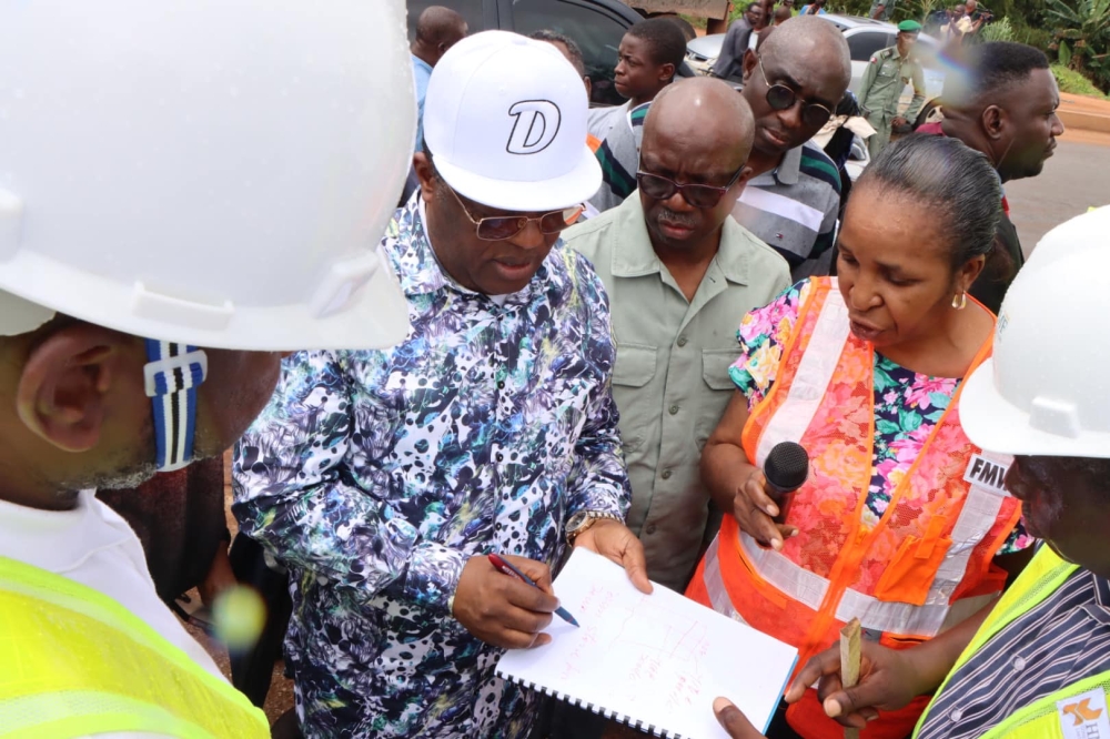 Honourable Minister, Federal Ministry of Works, Senator Dave Umahi, Director, Highways South West, Engr Adedamola Kuti at the inspection of the Dualization of Abeokuta - Ajiboye Road in Ogun States on the 31st August, 2023