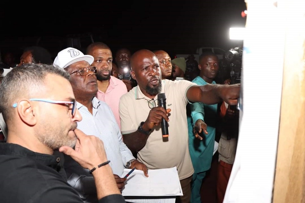 Honourable Minister, Federal Ministry of Works, H.E. Sen ( Engr ) David Nweze Umahi. CON and Director Highway South South, Engr C.A Ogbuagu with some management staff at the inspection of the Dualization of Lokoja -Benin Road: Section III: Auchi – Ehor (Ewu Hill Spot) in Edo State