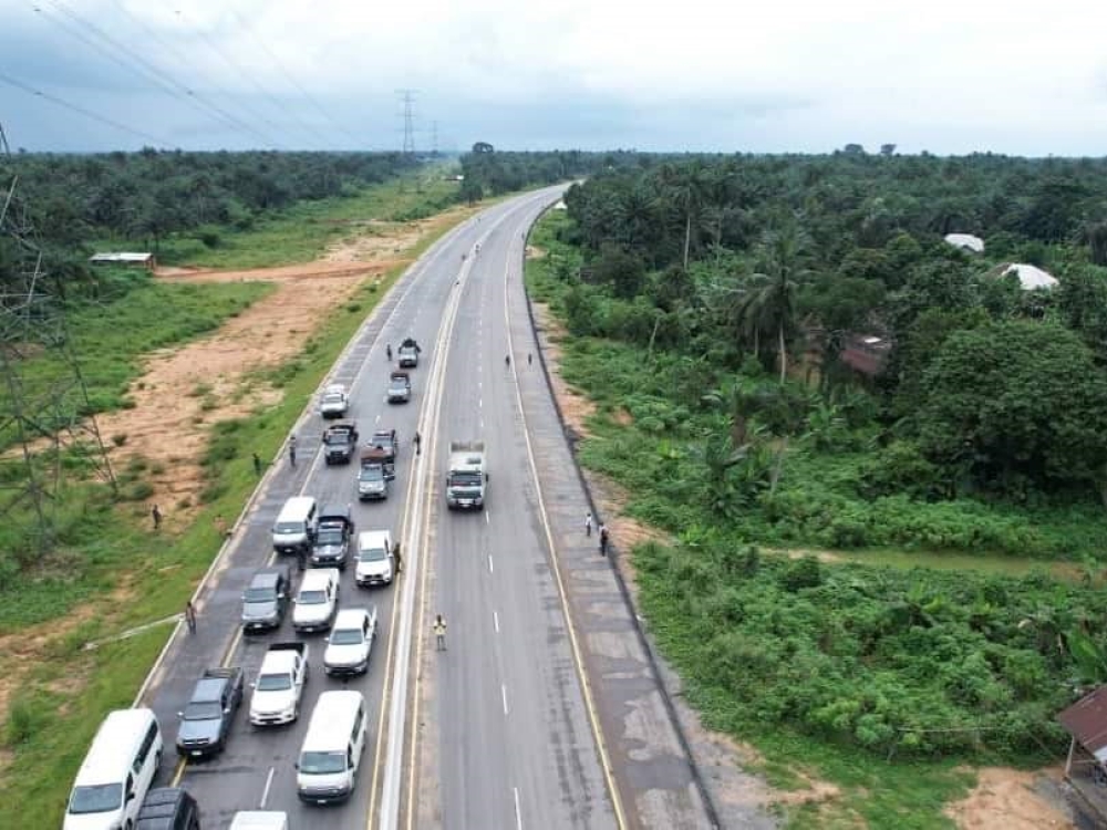 #Renewedhope…. The Honourable Minister, Federal Ministry of Works, H.E. Sen (Engr) David Nweze Umahi, CON during the inspection of the Outstanding Portion of Dualization of Odukpani-Itu(Spur Ididep) Itu-Ikot Ekpene, Road in Cross Rivers State on the 21st September, 2023