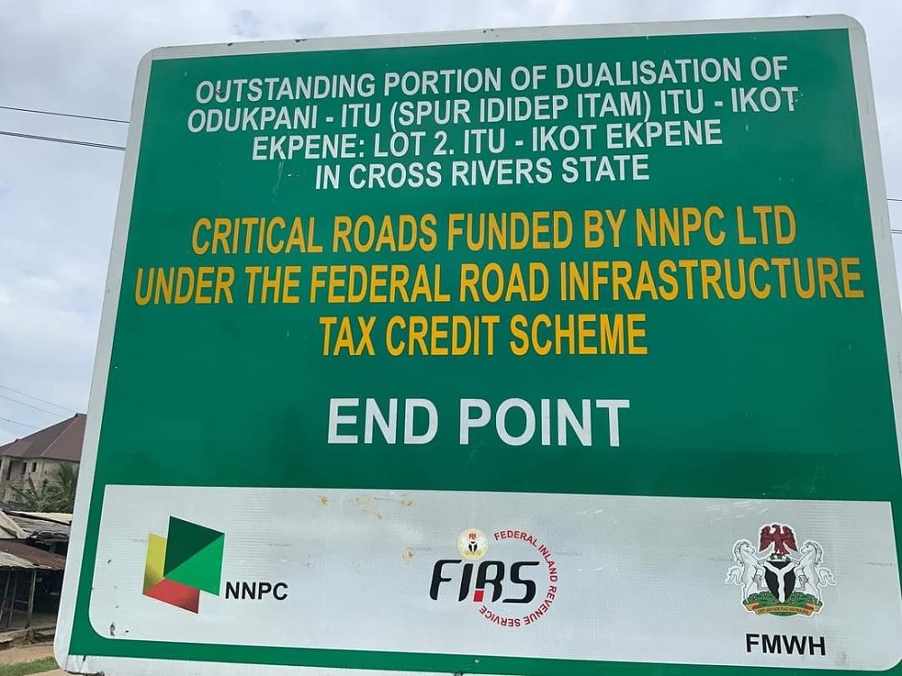 #Renewedhope…. The Honourable Minister, Federal Ministry of Works, H.E. Sen (Engr) David Nweze Umahi, CON during the inspection of the Outstanding Portion of Dualization of Odukpani-Itu(Spur Ididep) Itu-Ikot Ekpene, Road in Cross Rivers State on the 21st September, 2023