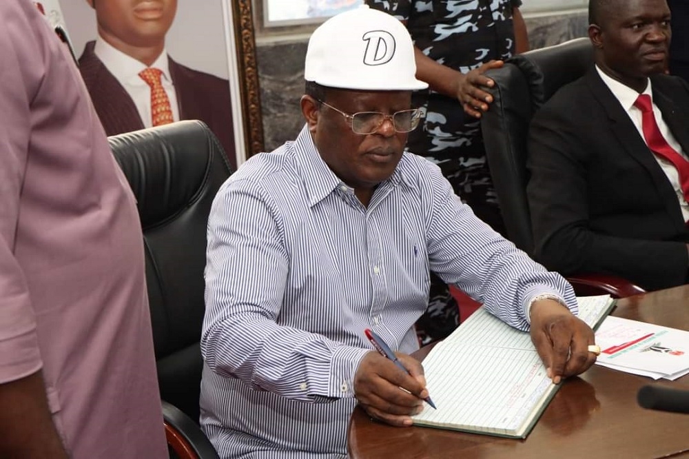 Honourable Minister, Federal Ministry of Works, Senator Dave Umahi Paid a courtesy visit to the Governor of Ebonyi State, H.E BLDR. Francis Ogbanna Nwifuru, FNIOB, FCAI, GGCEHF in Ebonyi State