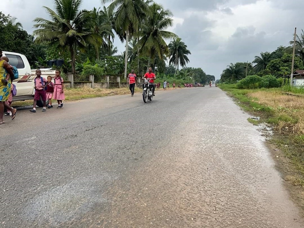 #Renewedhope…. The Honourable Minister, Federal Ministry of Works, H.E. Sen (Engr) David Nweze Umahi, CON during the inspection of the Rehabilitation and Dualization of Aba-Ikot Ekpene Road in Abia/Akwa States on the 21st September, 2023