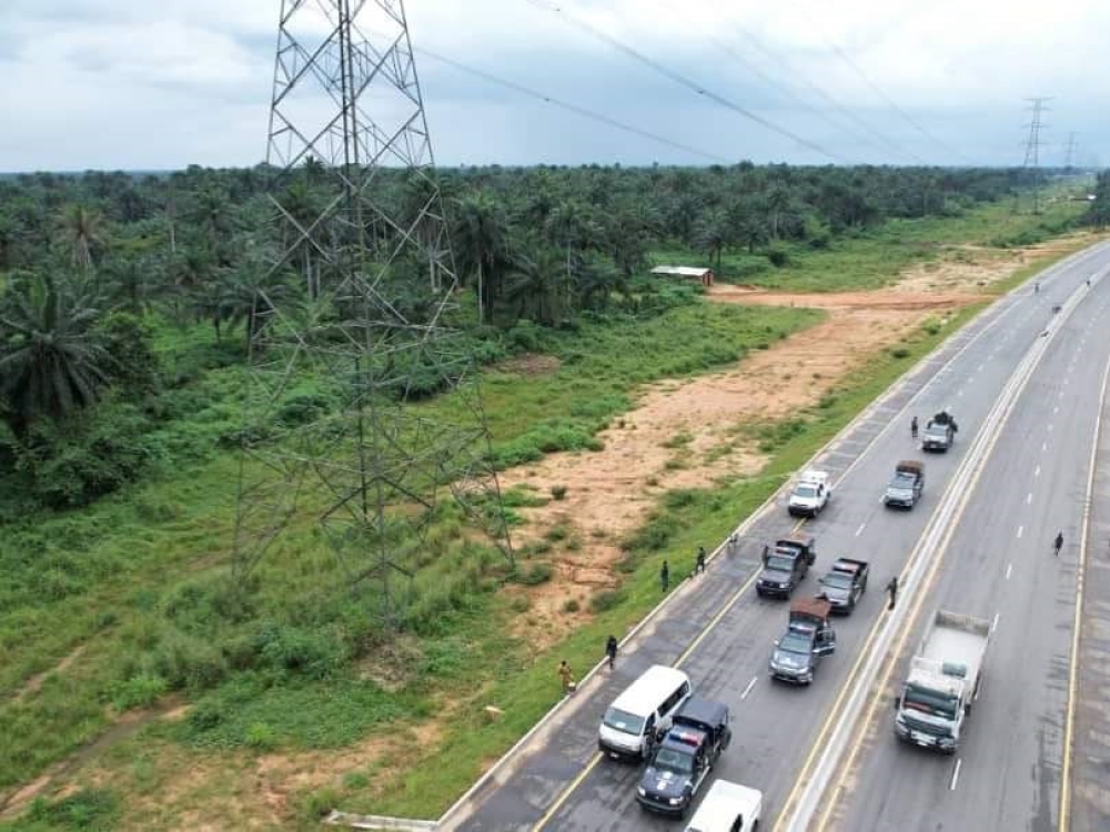 #Renewedhope…. The Honourable Minister, Federal Ministry of Works, H.E. Sen (Engr) David Nweze Umahi, CON during the inspection of the Outstanding Portion of Dualization of Odukpani-Itu(Spur Ididep) Itu-Ikot Ekpene, Road in Cross Rivers State on the 21st September, 2023