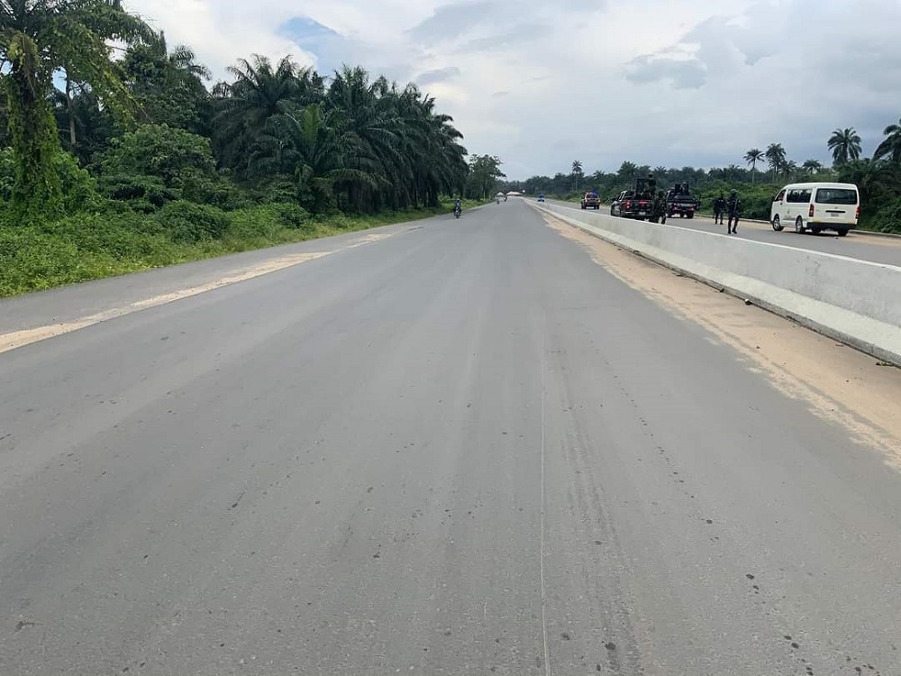 #Renewedhope…. The Honourable Minister, Federal Ministry of Works, H.E. Sen (Engr) David Nweze Umahi, CON during the inspection of the Outstanding Portion of Dualization of Odukpani-Itu(Spur Ididep) Itu-Ikot Ekpene, Road in Cross Rivers State on the 21st September, 2023