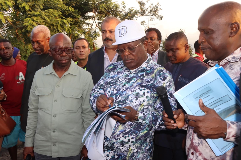 Honourable Minister, Federal Ministry of Works, Senator Dave Umahi, Director, Highways South West, Engr Adedamola Kuti at the inspection of the Rehabilitation of Ibadan - Oyo Road in Oyo States on the 31st August, 2023