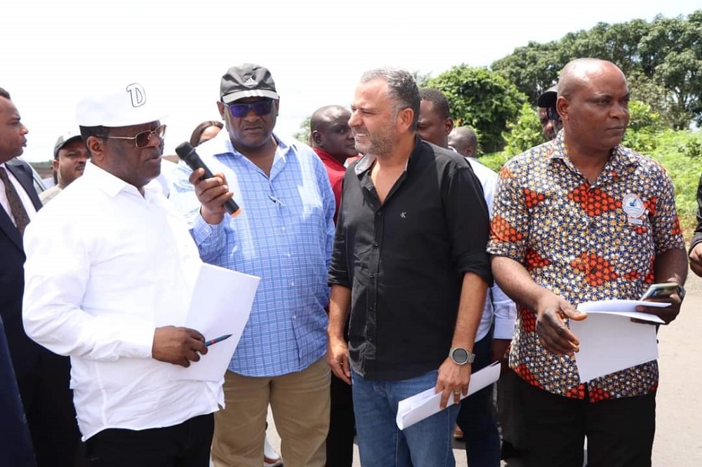 Honourable Minister, Federal Ministry of Works, Senar Dave Umahi, Director, Highways South East, Engr B. U. Obioha and members of the press at the inspection of the ongoing Rehabilitation of Ojo-Achieve-Mmaku-Awgu-Ndeabor Road with Spur in Enugu State