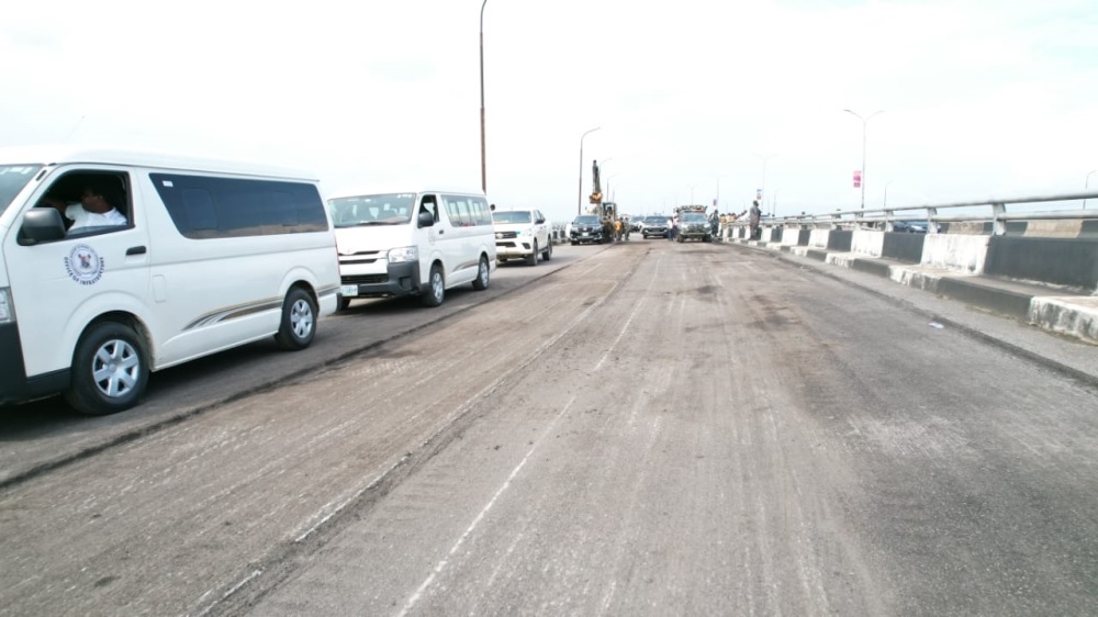 Emergency repair of the Third Mainland bridge