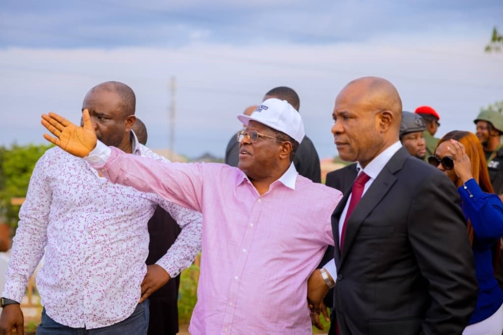 The Honourable Minister of Works, Sen. Engr David Umahi and the Executive Governor, Enugu State, H.E Peter Mbah during the inspection of the commencement of palliative works at the collapsed bridge at New Artisan Flyover/NNPC Mega Station along Enugu/PH Expressway , Enugu State.